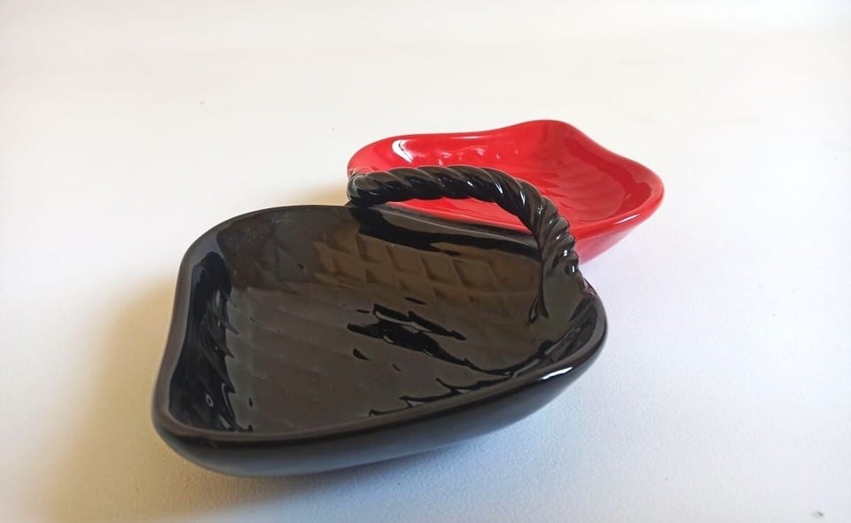 Double coupelles céramique rouge noire Années 50 — photo 4