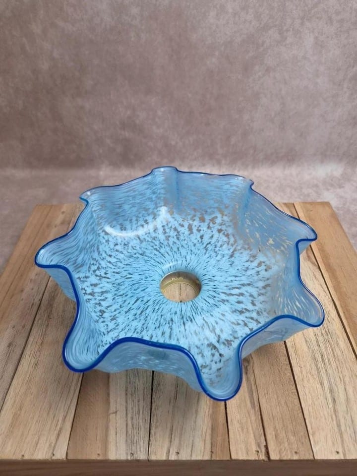 Abat-jour ancien en verre moucheté bleu et blanc – Bord ondulé – Vintage — photo 5
