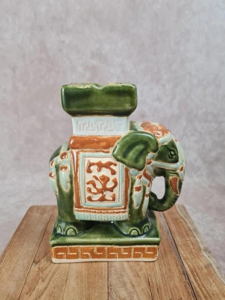 Cendrier éléphant en céramique émaillée vert et ocre – style asiatique vintage — foto 5
