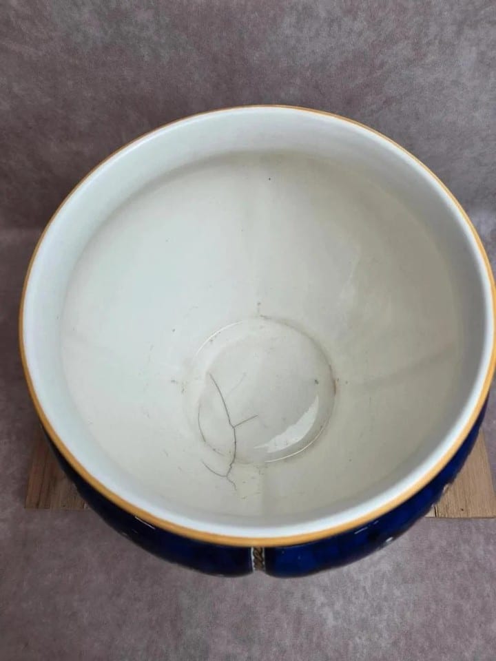 Grand cache-pot Gien Renaissance fond bleu décoré à la main vintage — photo 3