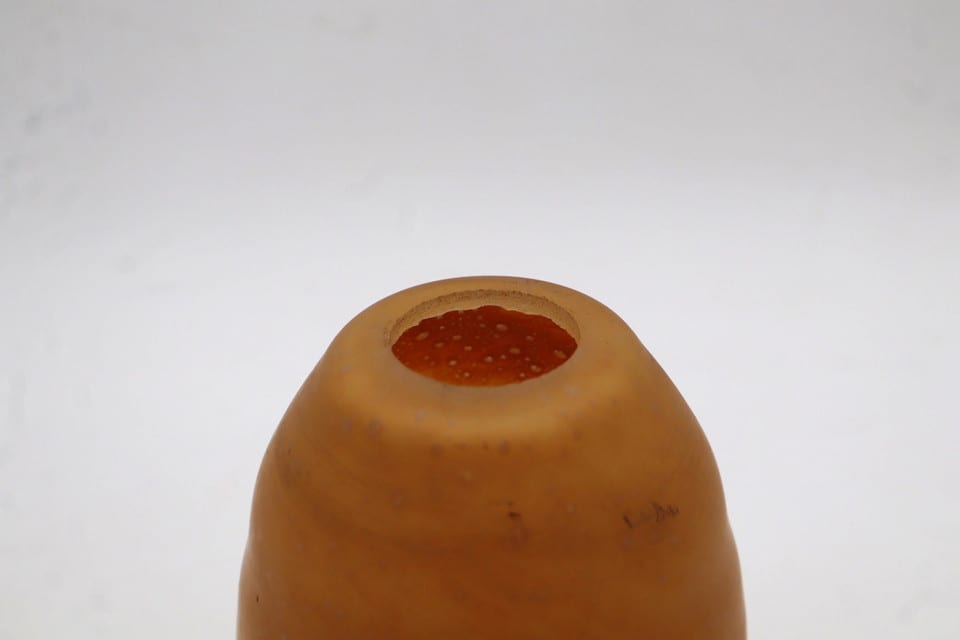 Ancienne tulipe de lampe en pâte de verre orange et brun – Bord ondulé — photo 7