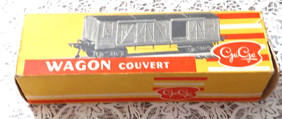 Boite "GéGé" de train électrique avec son  wagon couvert HO SNCF vintage — photo 3
