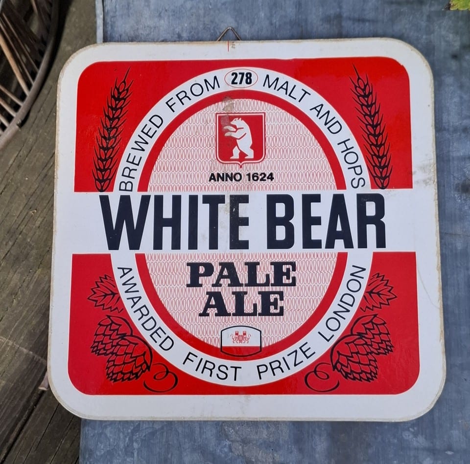 3 cartons publicitaires bière White Bear Pale Ale  - P.L.V. Bistrot Pub — foto 2