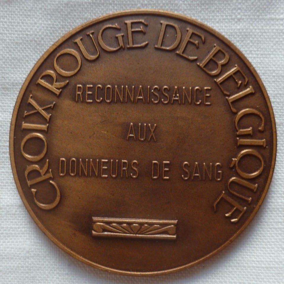 Médaille PÉLICAN CROIX ROUGE BELGIQUE OBSOLÈTE BELGIUM RED CROSS BRONZE MEDAL — photo 2
