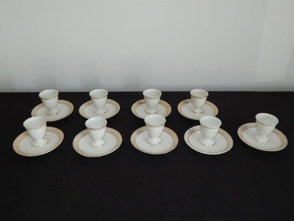 9 ANCIENS COQUETIERS en PORCELAINE époque LOUIS PHILIPPE