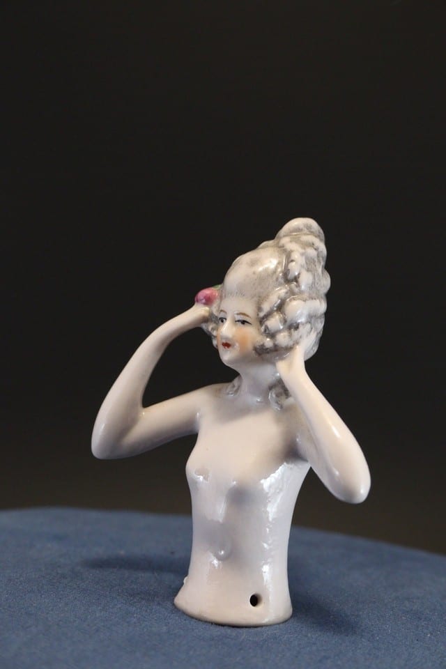 Demi figurine antique half doll germane porcelaine Deutschland femme elegante — Foto 5