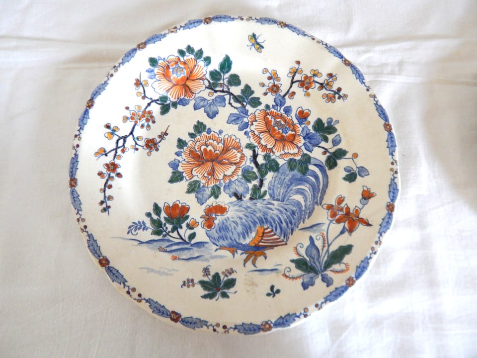 6 ANCIENNES ASSIETTES en Faïence de GIEN à Décor COQ et PIVOINE Signées — photo 6