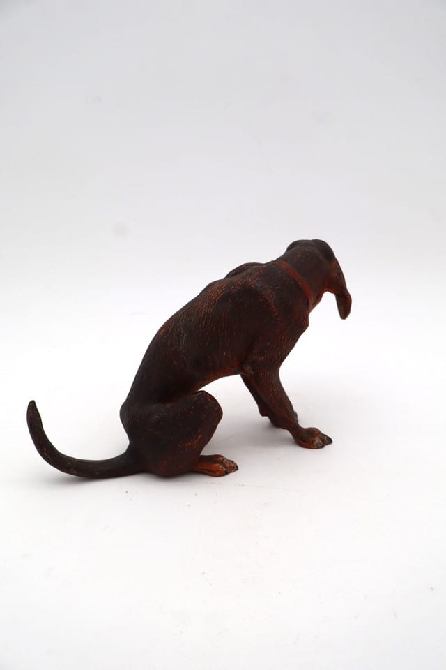 Ancienne statuette chien de chasse assis en régule peint — photo 6