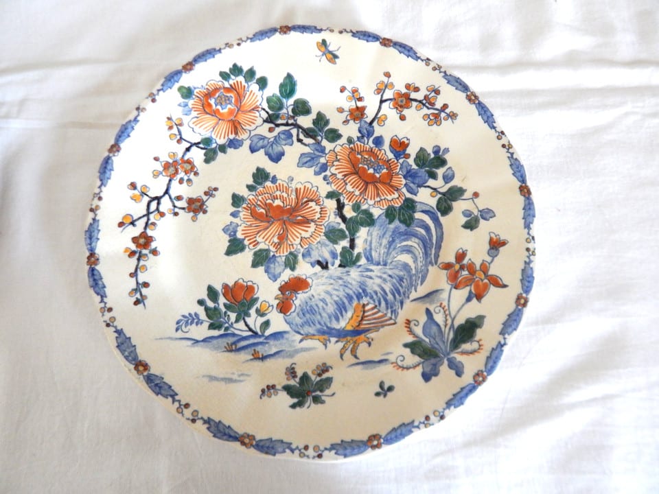6 ANCIENNES ASSIETTES en Faïence de GIEN à Décor COQ et PIVOINE Signées — photo 5