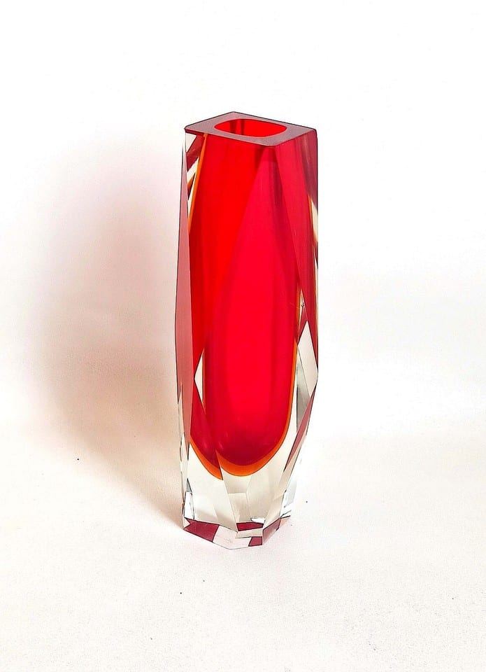 Vase à facettes Murano Sommerso rouge vif Années 60 Hauteur 30 cm — photo 7