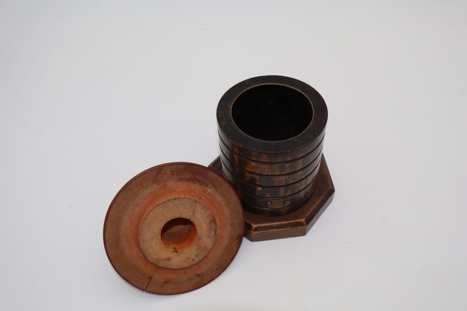Boîte en bois tourné forme ruche - mouche métal - artisanat vintage — photo 8