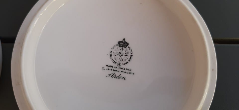Petite Boite Royal Worchester England 1974 Angleterre ORIGINAL TBE 10 cm — photo 3