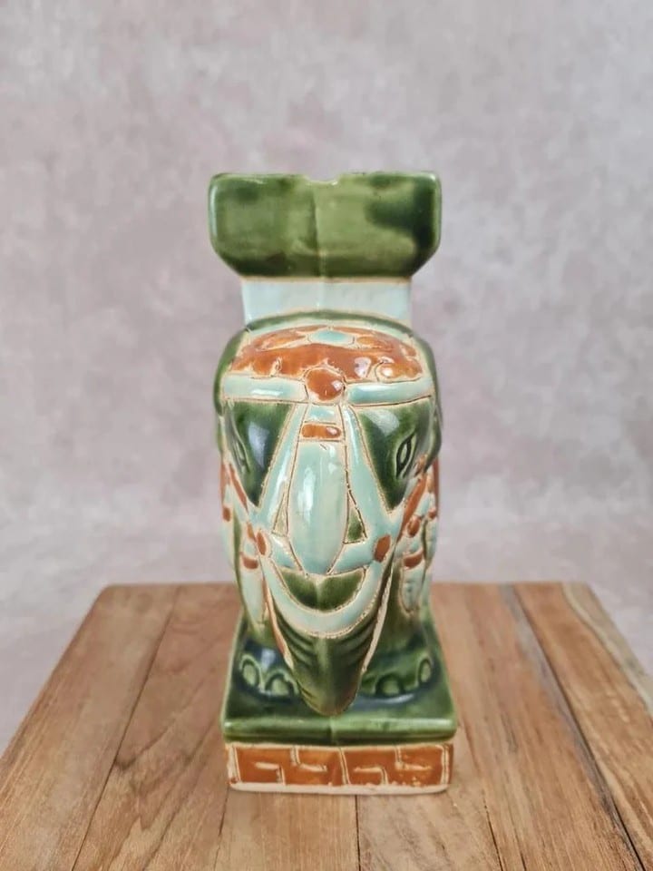 Cendrier éléphant en céramique émaillée vert et ocre – style asiatique vintage — foto 4