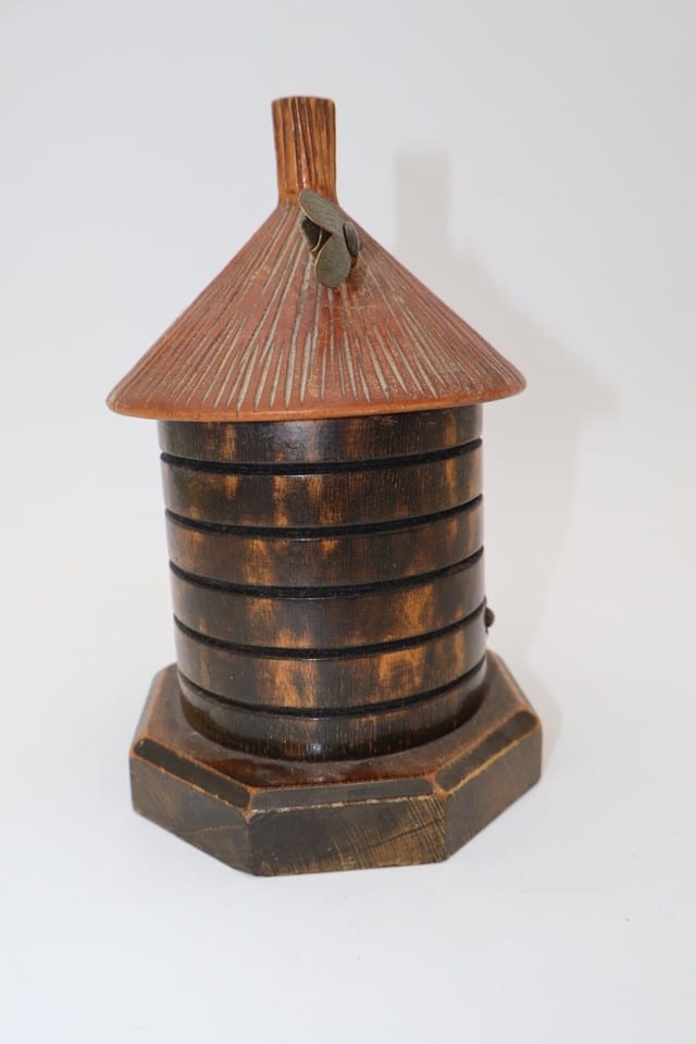 Boîte en bois tourné forme ruche - mouche métal - artisanat vintage — photo 6