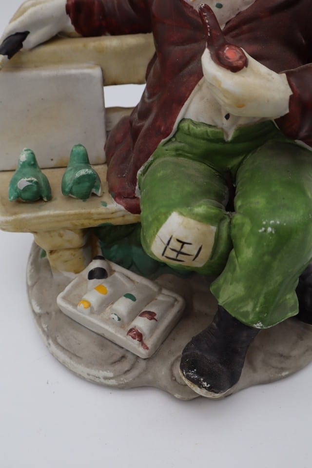 Ancien biscuit de porcelaine polychrome – Peintre sur un banc – vintage — photo 2