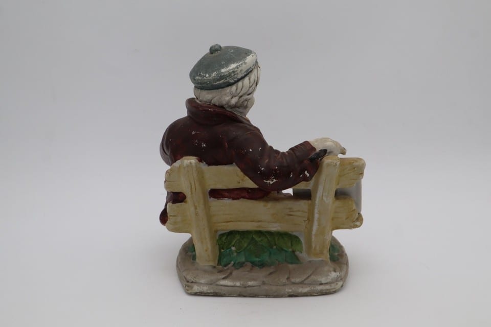Ancien biscuit de porcelaine polychrome – Peintre sur un banc – vintage — photo 5