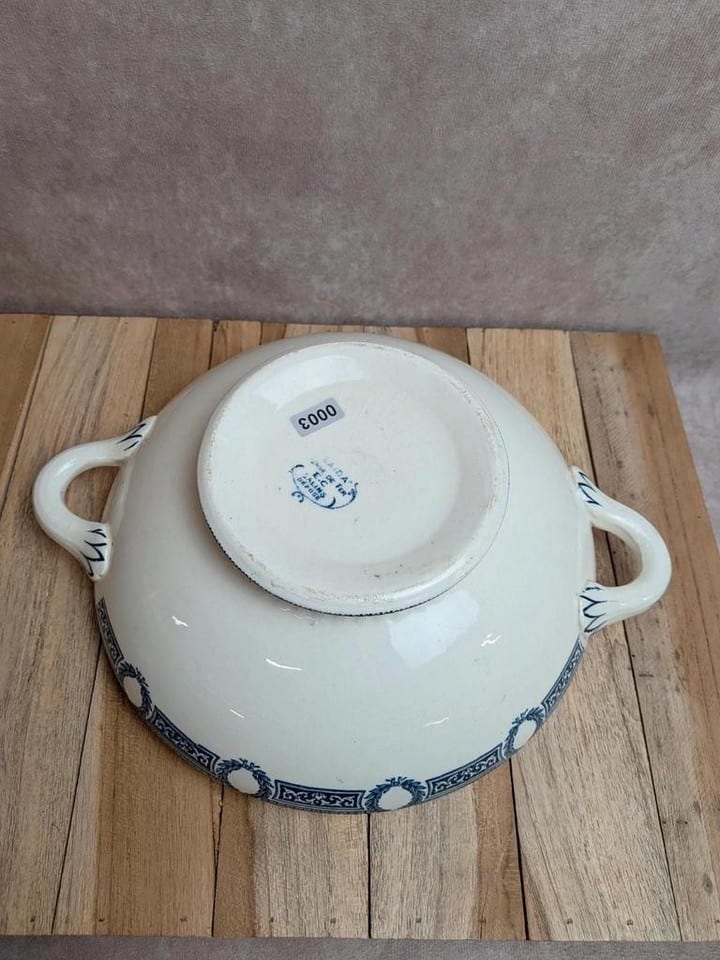 Soupière ancienne en terre de fer Salins – Modèle Saïda – Décor bleu — photo 8