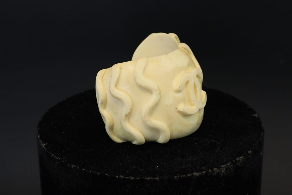 Manchette résine crème logo CC Chanel ébauche prototype vintage — photo 6