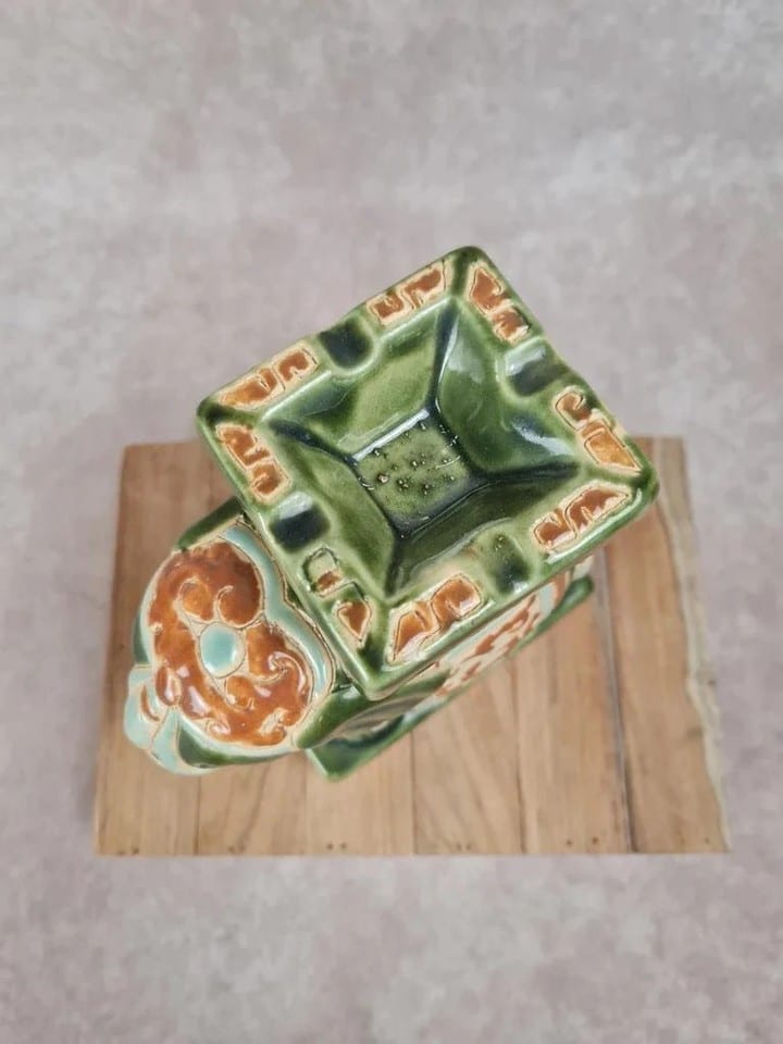Cendrier éléphant en céramique émaillée vert et ocre – style asiatique vintage — foto 3