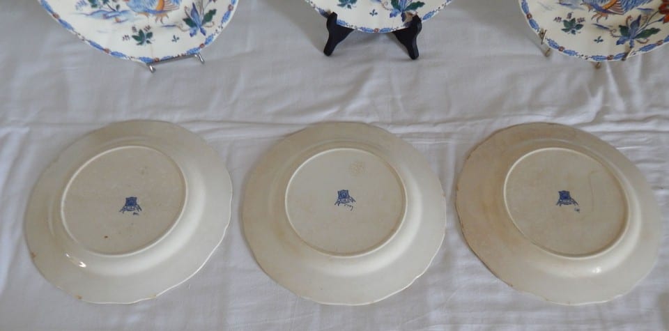 6 ANCIENNES ASSIETTES en Faïence de GIEN à Décor COQ et PIVOINE Signées — photo 8
