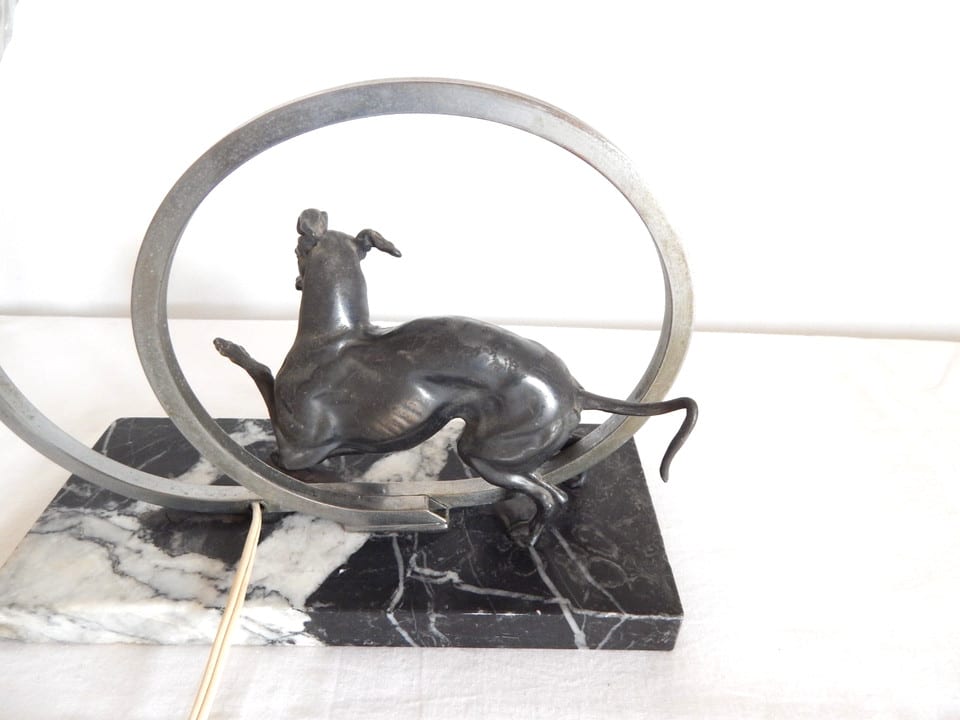 ANCIENNE Lampe Veilleuse Art Déco CHIEN en Régule sur Socle en Marbre — photo 8