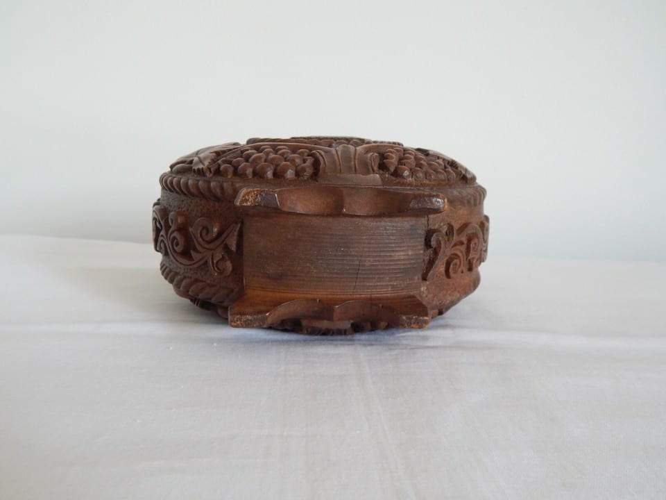 ANCIENNE Bouteille GOURDE à LIQUEUR en BOIS Sculpté Forêt Noire à Décor CHASSE — photo 7