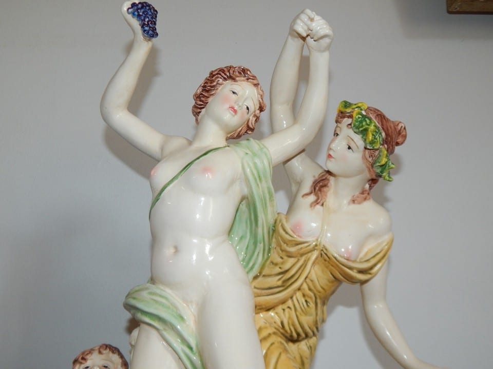 SCULPTURE en Céramique émaillée Représentant Deux Femmes Nues avec Enfant — photo 5