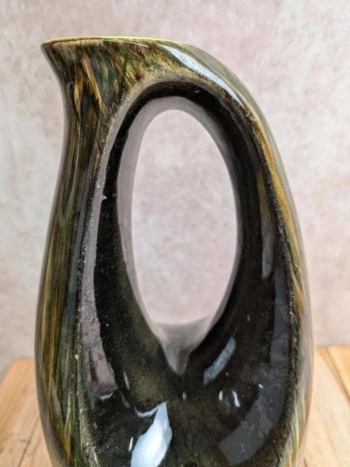 Grand vase pichet Saint-clément – Céramique émaillée verte – Vintage — photo 3
