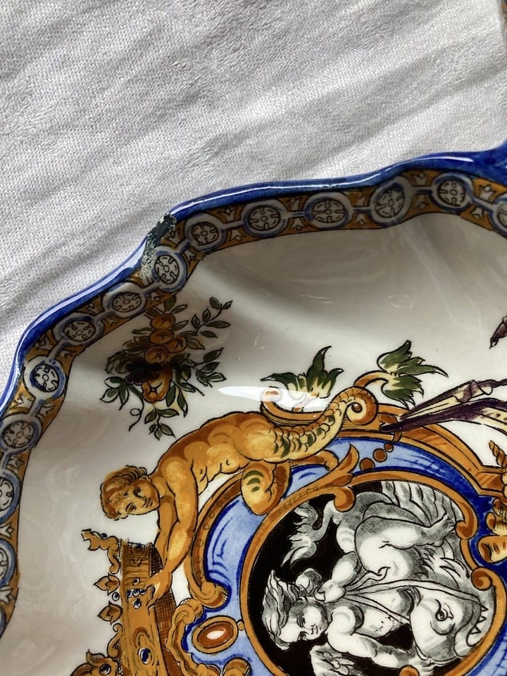 Ancien plat mendiant serviteur en faïence de Gien Renaissance italienne — Foto 8