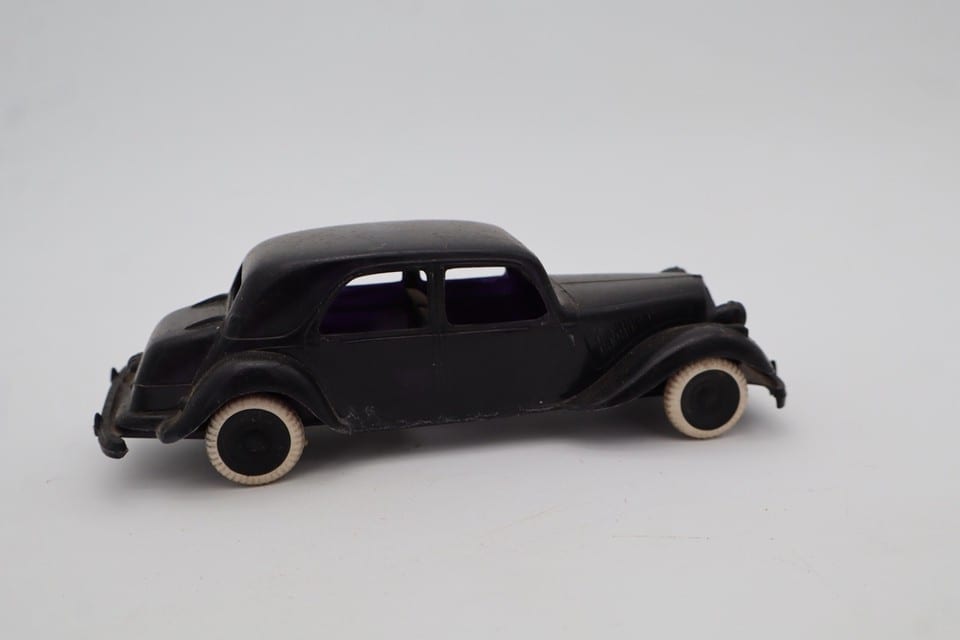 Ancienne Miniature CITROËN 11 CV Traction Avant - Marque CLÉ N°2 - Plastique