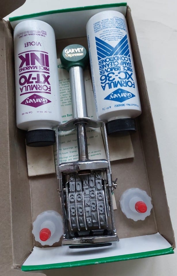 Ancien kit marqueur de tarifs GARVEY Suprême + Encre + Notice USA 1975 — foto 2
