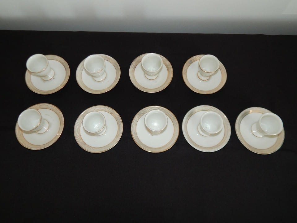 9 ANCIENS COQUETIERS en PORCELAINE époque LOUIS PHILIPPE — photo 2