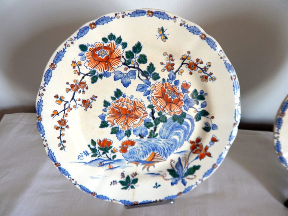 6 ANCIENNES ASSIETTES en Faïence de GIEN à Décor COQ et PIVOINE Signées — photo 2