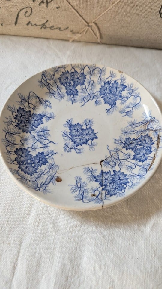 Tasse et soucoupe en terre de fer- décor bleu floral-  modèle Flora Lichen — photo 5