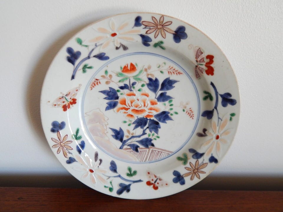 SUPERBE ANCIENNE Assiette ASIE en Porcelaine à Décor FLORAL Papillons