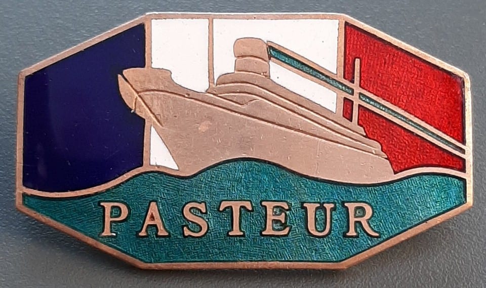 Insigne Marine 1942 FNFL Transport PASTEUR France Libre Fabrication GB ORIGINAL