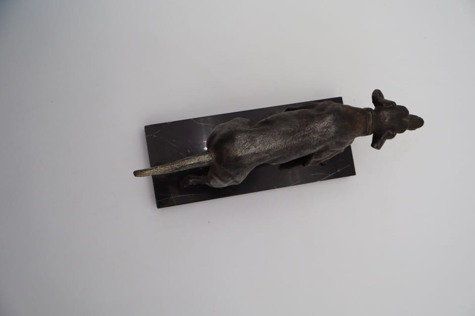 Régule sculpture animalière sur socle en marbre noir — photo 8
