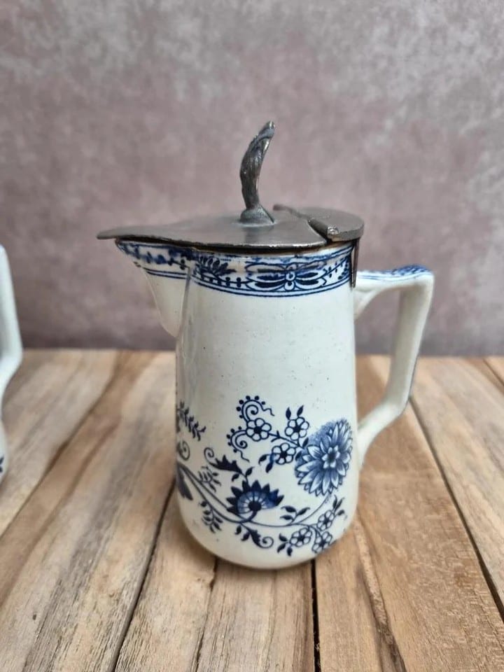 Paire de pots à lait anciens Boch Frères Keramis – modèle Saxe — photo 8