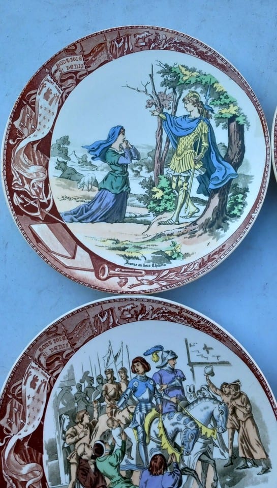 SARREGUEMINES  4 assiettes JEANNE D'ARC — photo 3