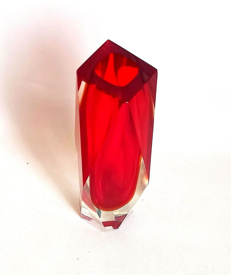 Vase à facettes Murano Sommerso rouge vif Années 60 Hauteur 30 cm — photo 8