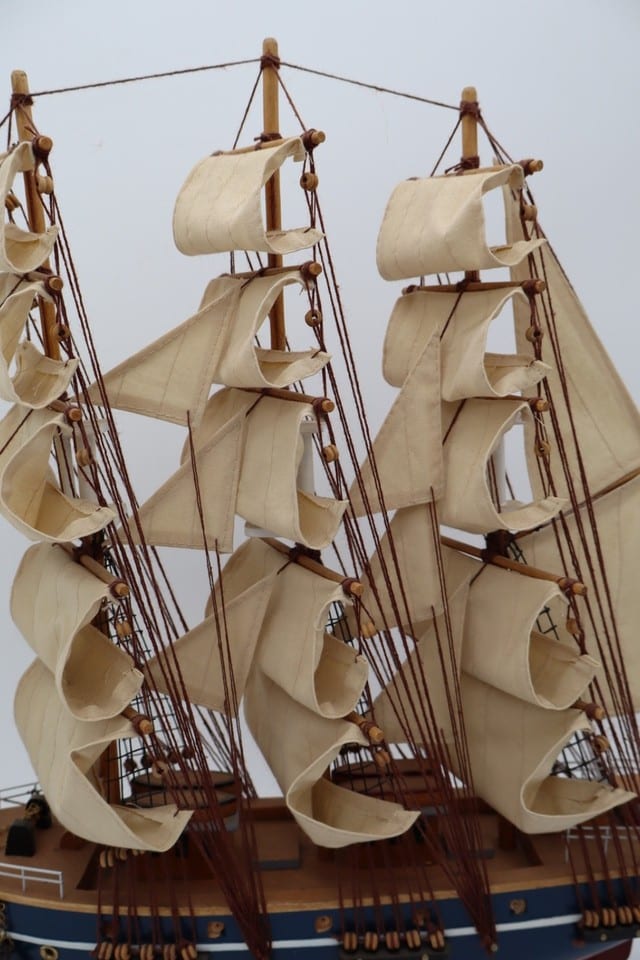 Maquette voilier "Cutty Sark" sur socle en bois — photo 5