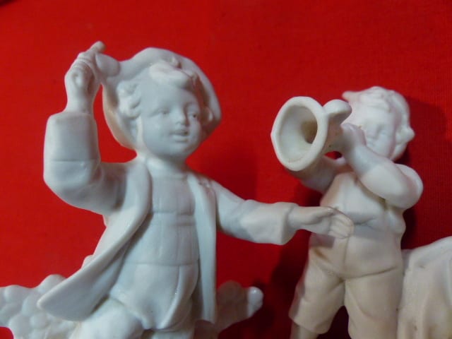biscuit 3 enfants  long 13 haut 12 prof 8 cm — photo 2