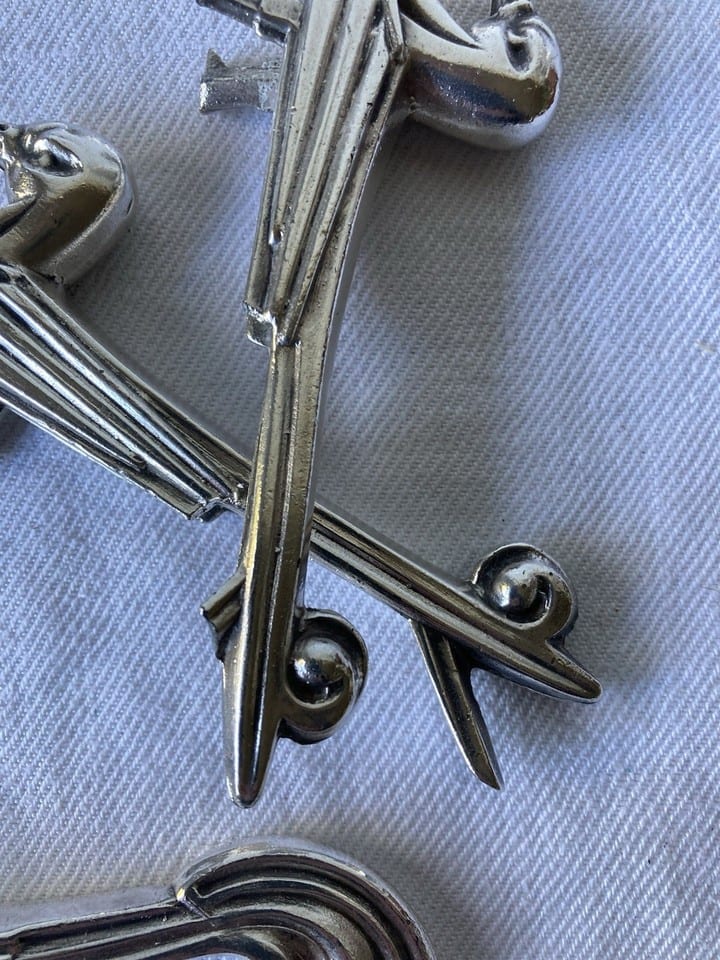 9 porte-couteaux, zoomorphes, Art Deco, dlg Sandoz, en régule chromé — photo 3