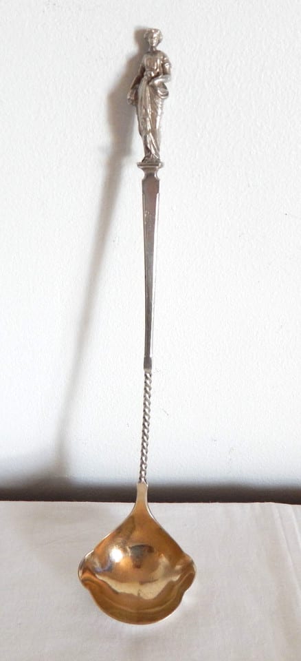 SUPERBE RARE ANCIENNE Louche PUNCH crème ARGENT Décor Déesse de la MOISSON Cérès