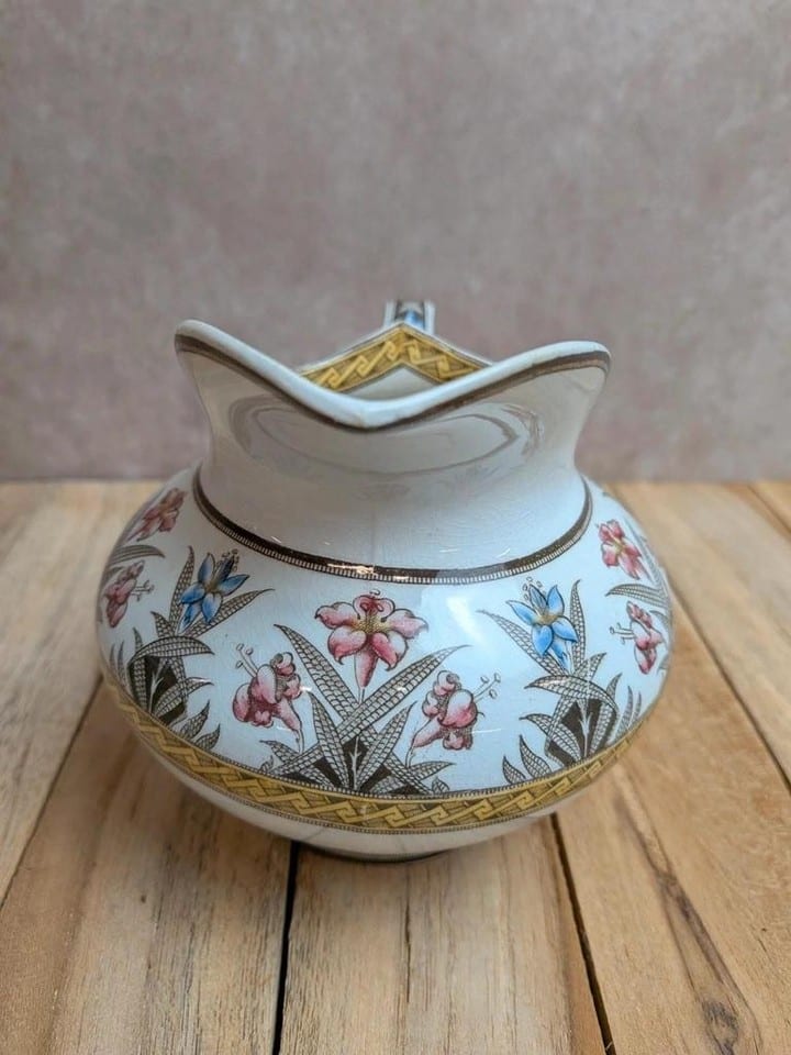 Ancien pot à lait Sarreguemines U&c – Terre de fer – Modèle Derby polychrome — photo 3