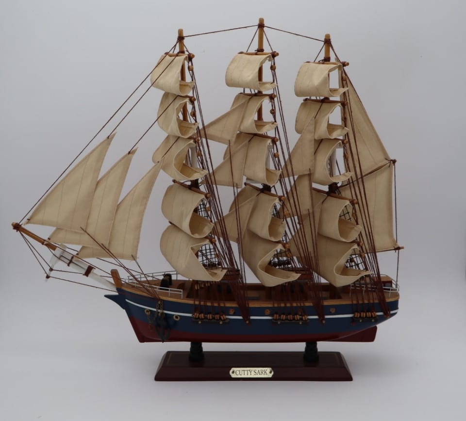 Maquette voilier "Cutty Sark" sur socle en bois