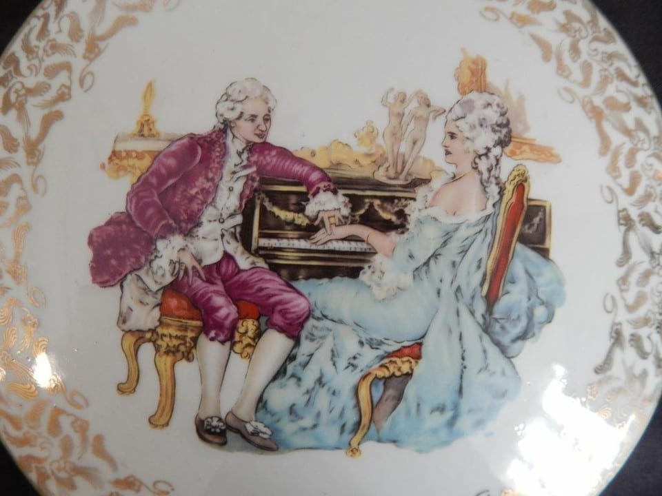 ANCIENNE GRANDE Bonbonnière en PORCELAINE de LIMOGES Décor de Scène Galante — photo 3