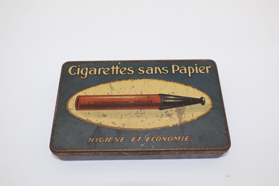 Boîte ancienne Cigarettes sans Papier L’International –tabac– objet publicitaire — photo 2