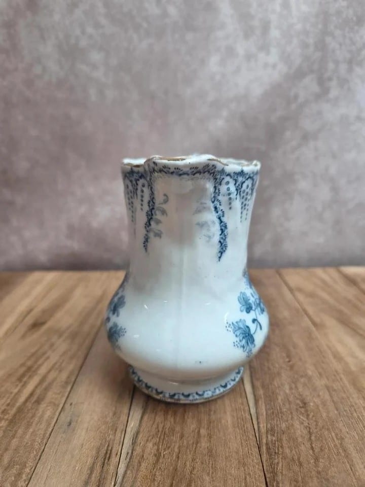 Pot à lait ancien Saint-amand et Hamage Régence terre de fer bleu — photo 2