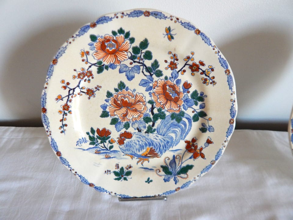 4 ANCIENNES ASSIETTES en Faïence de GIEN à Décor COQ et PIVOINE Signées — photo 5